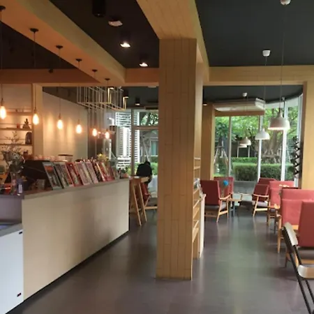 Elio Del Ray Apartment Bangkok Exterior photo